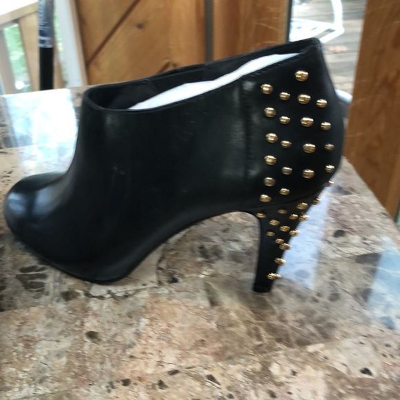 NWT 8 1/2 Steve Madden booties - Picture 5 of 8